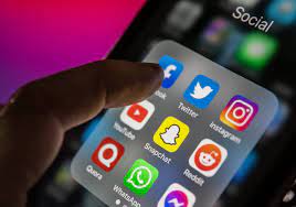 Social Medias Effects on Teens